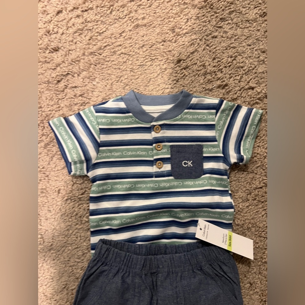Calvin Klein infant boys 2 piece set - Picture 2 of 4